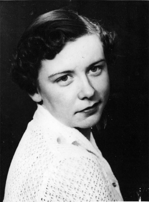 Brita   Danielsson 1931-2005